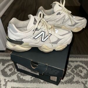 New Balance Gray Shoe Box